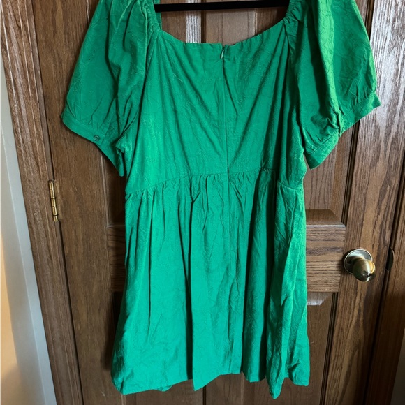 Andree By Unit- NWT Kelly Green Puff Sleeve Women's Dress - Picture 2 of 5